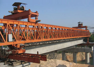 300 Ton Meluncurkan Crane Concrete Lifting Crane Bridge Girder Untuk Metro